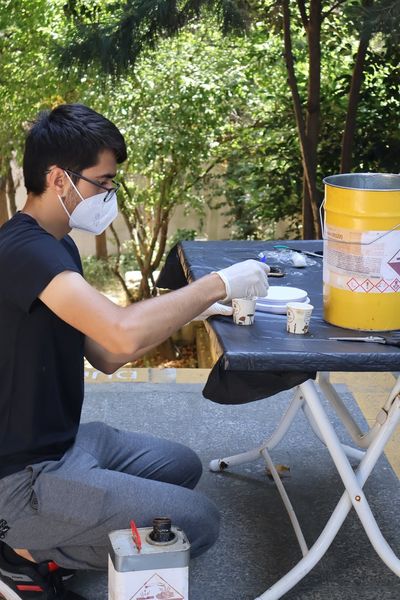 Yusuf kalıp çıkarırken